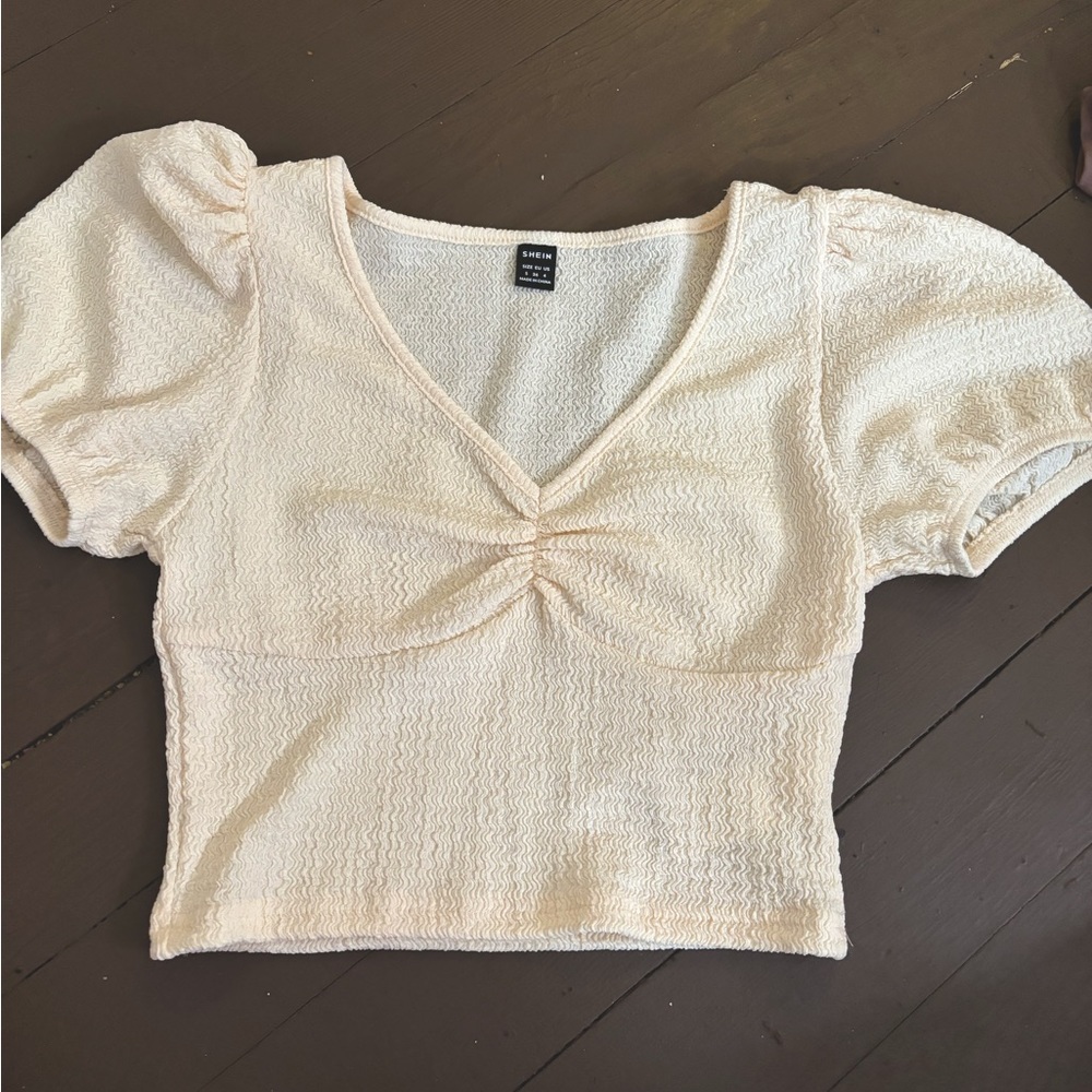 poofy sleeve shirt